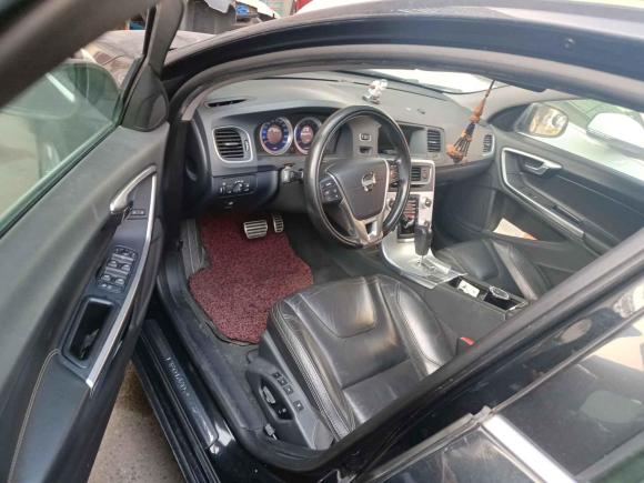 [苏州·苏E] 二手沃尔沃沃尔沃V602012款 T6 AWD 运动版