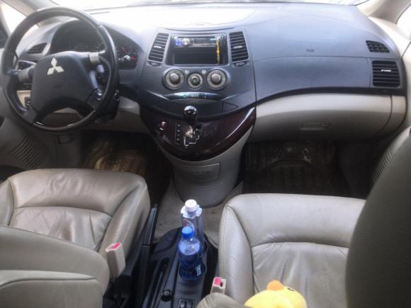 [佛山·粤E] 二手三菱格蓝迪2007款 2.4 七座豪华版