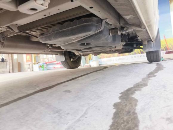 [上海·皖B] 二手上汽大通MAXUS新途V802020款 2.5T 手动经典城配王短轴中顶2/3座