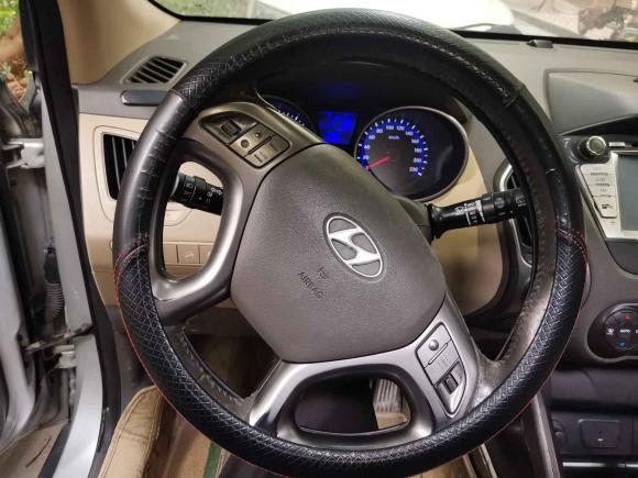 [广州·粤A] 二手现代北京现代ix352010款 2.0L 自动两驱精英版GLS