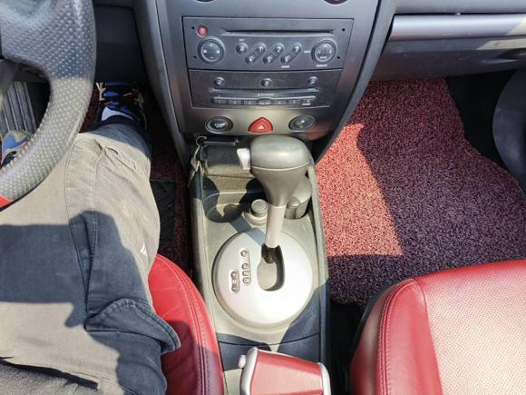 [南通·苏U] 二手雷诺梅甘娜2006款 SEDAN 2.0 4AT