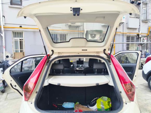 [无锡·苏B] 二手名爵名爵3SW2015款 1.5L AMT精英型