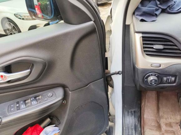 [南通·苏F] 二手Jeep自由光2017款 2.0L 优越版