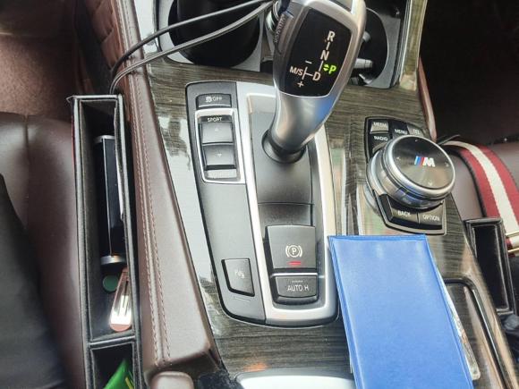 [上海·沪J] 二手宝马宝马5系2014款 525Li 豪华设计套装