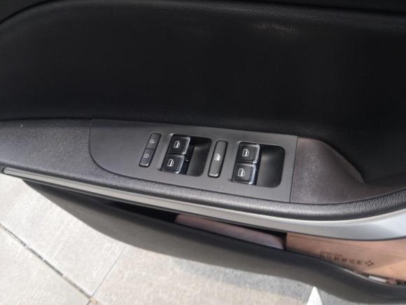 [成都·川A] 二手奇瑞瑞虎3x2018款 1.5L 自动精英版