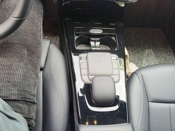 [苏州·苏U] 二手奔驰奔驰A级2022款 改款 A 180 L 运动轿车