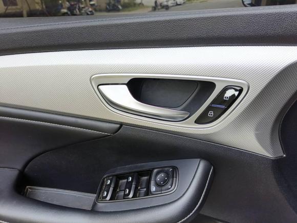 [上海·沪A] 二手飞凡汽车飞凡ER62021款 新动版 620km 智行版