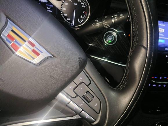 [上海·沪D] 二手凯迪拉克凯迪拉克XT62021款 2.0T 七座两驱豪华型