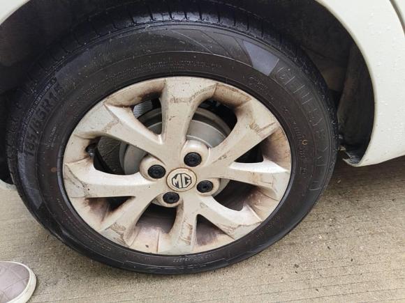 [南京·苏L] 二手名爵名爵32014款 1.5L AMT精英版