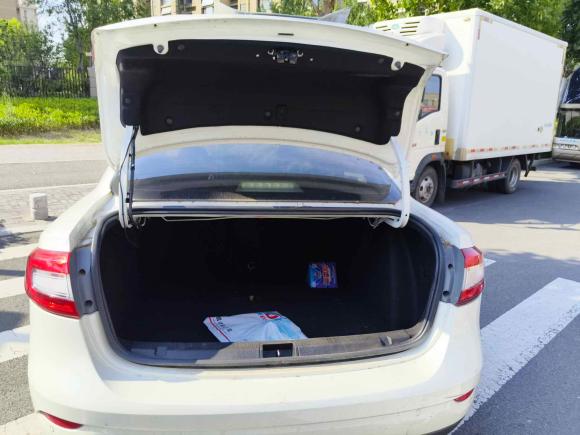 [青岛·浙J] 二手雷诺风朗2015款 2.0L 标准版