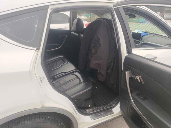 [南京·苏L] 二手奔腾奔腾X802017款 1.8T 自动豪华型