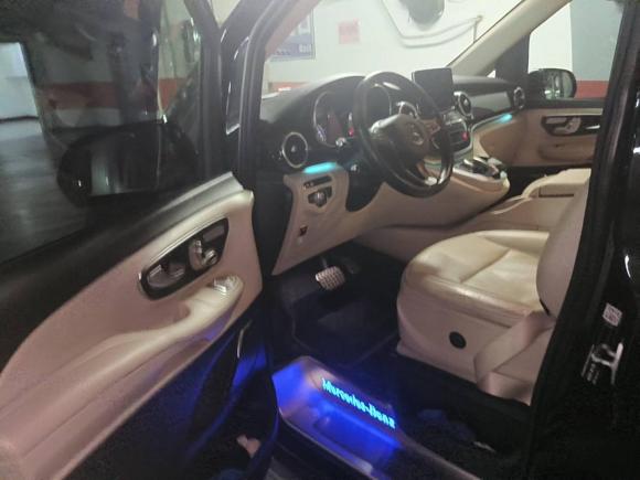 [北京·京C] 二手奔驰奔驰V级2018款 V 260 尊贵版 国V