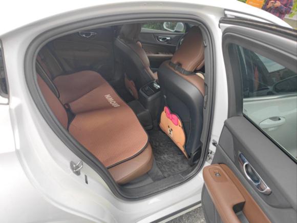 [上海·沪A] 二手沃尔沃沃尔沃S60新能源2022款 T8 E驱混动 四驱智逸豪华版