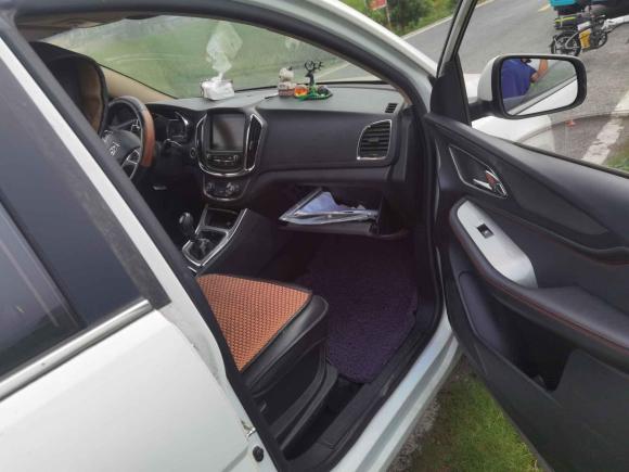 [杭州·浙A] 二手宝骏宝骏5602016款 1.5T 手动豪华型