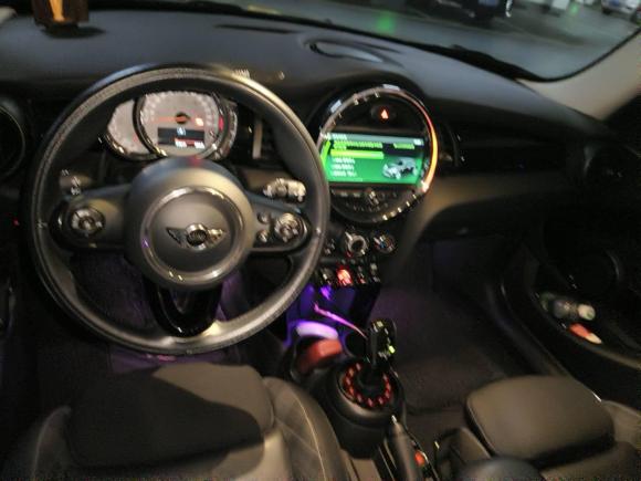 [南京·苏A] 二手MINIMINI2018款 1.5T COOPER 经典派 五门版