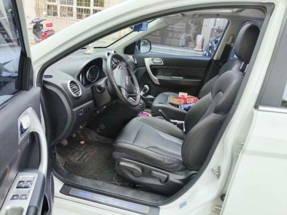 [南京·苏A] 二手哈弗哈弗H62015款 升级版 1.5T 手动两驱精英型