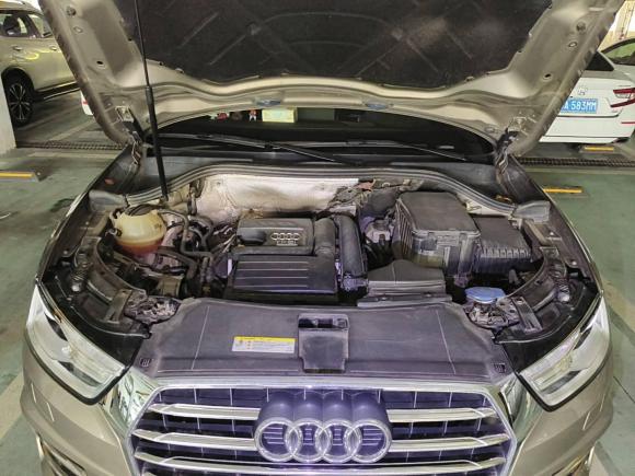 [武汉·鄂A] 二手奥迪奥迪Q32017款 30 TFSI 时尚型