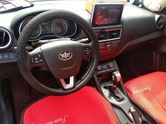 [苏州·苏E] 二手奔腾奔腾X402017款 1.6L 自动尊享型