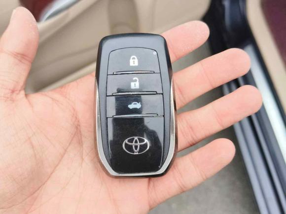 [北京·黑M] 二手丰田凯美瑞2012款 2.5G 豪华导航版