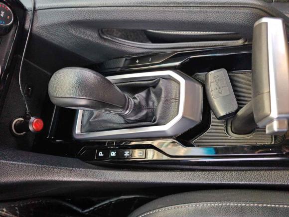 [广州·粤A] 二手江铃驭胜S3502016款 2.0T 自动两驱汽油豪华版7座