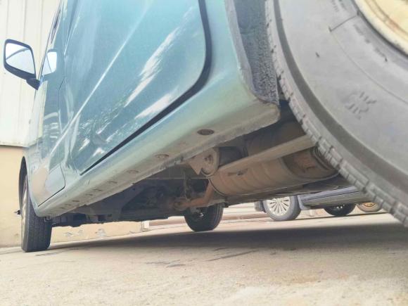 [苏州·苏E] 二手日产日产NV2002011款 1.6L 232座 尊雅型