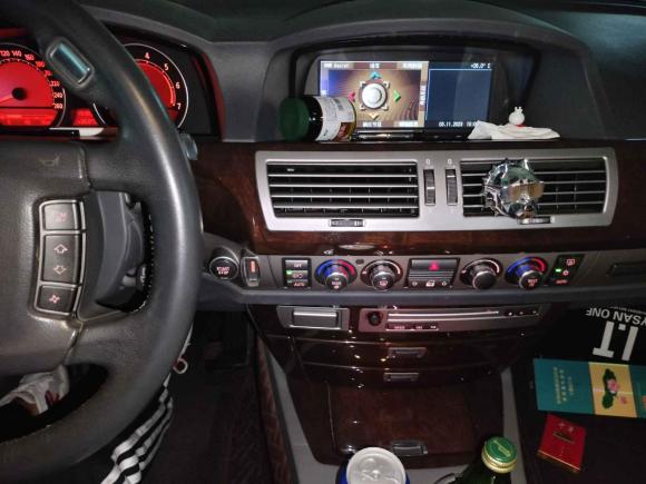 [上海·沪F] 二手宝马宝马7系2005款 740Li