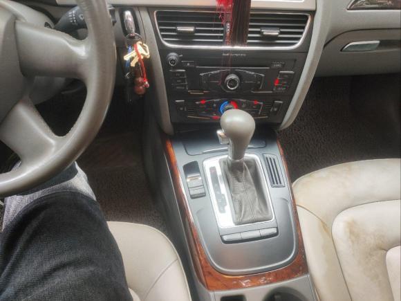 [上海·沪L] 二手奥迪奥迪A4L2011款 2.0 TFSI 舒适型