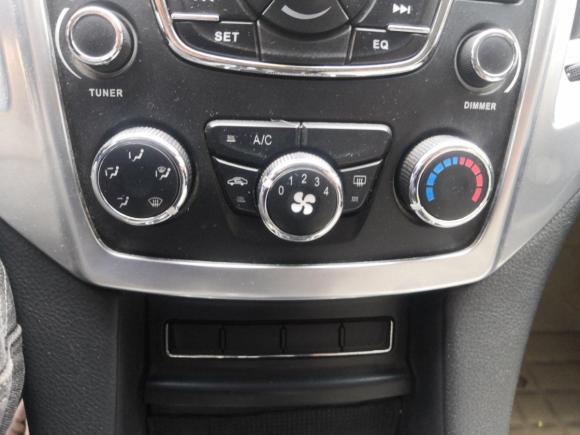 [西安·陕A] 二手江铃驭胜S3502013款 2.4T 手动四驱柴油豪华版5座