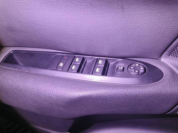 [深圳·粤B] 二手雪铁龙雪铁龙C4L2013款 1.6THP 自动劲享版