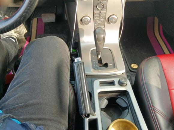 [合肥·皖A] 二手沃尔沃沃尔沃C302010款 2.0智尚版