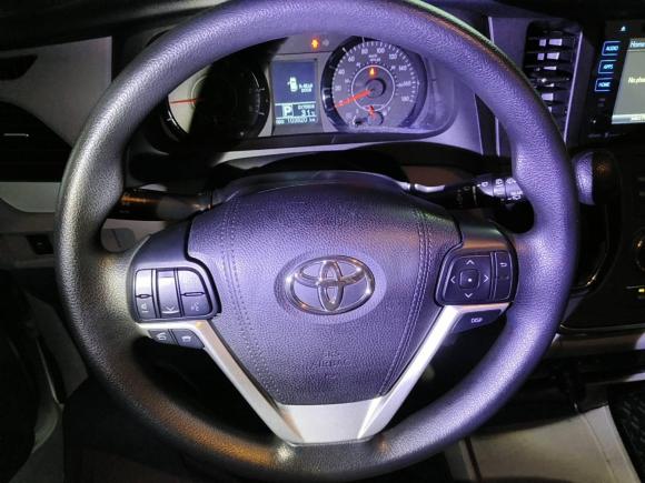 [深圳·粤B] 二手丰田SIENNA2015款 3.5L 两驱LE