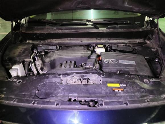 [南京·苏A] 二手英菲尼迪英菲尼迪QX602016款 2.5 S/C Hybrid 两驱卓越版 国V