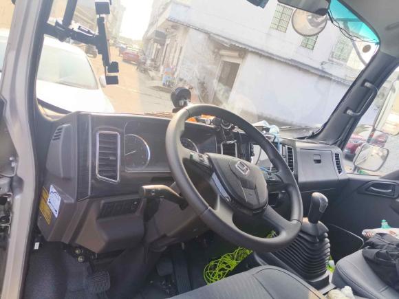 [杭州·浙A] 二手福田祥菱M2018款 1.5L M2非承载双排后双胎(厢式)DAM15L