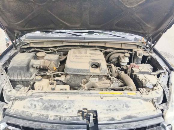 [济南·鲁A] 二手江铃驭胜S3502013款 2.4T 自动四驱柴油超豪华版5座