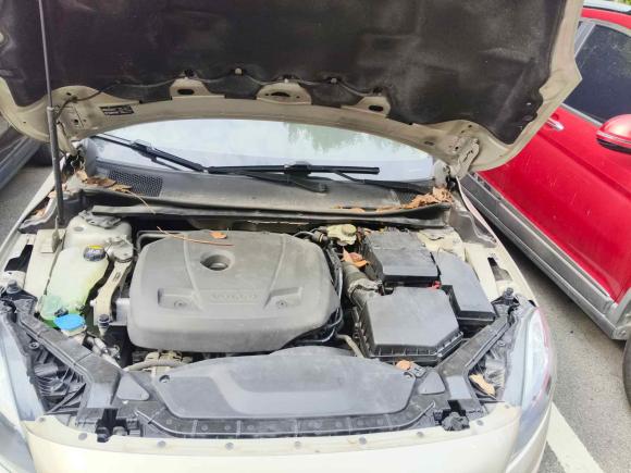 [杭州·浙A] 二手沃尔沃沃尔沃V402017款 T3 智尚版