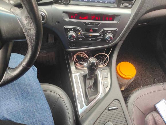 [南通·苏U] 二手起亚起亚K52011款 2.0L 自动DLX