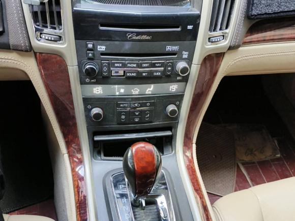 [上海·沪C] 二手凯迪拉克SLS赛威2011款 2.0T 豪华型