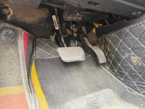 [西安·陕D] 二手比亚迪秦新能源2014款 1.5T 酷黑骑士旗舰型