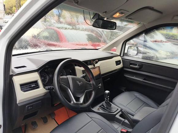 [上海·苏E] 二手五菱汽车五菱宏光PLUS2019款 1.5T 手动舒适型 7座