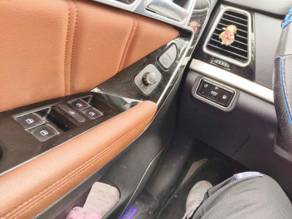 [上海·沪D] 二手哈弗哈弗H6 Coupe2015款 蓝标 2.0T 手动两驱精英型