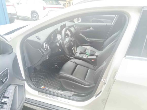 [深圳·粤B] 二手奔驰奔驰GLA2016款 GLA 220 4MATIC 时尚型