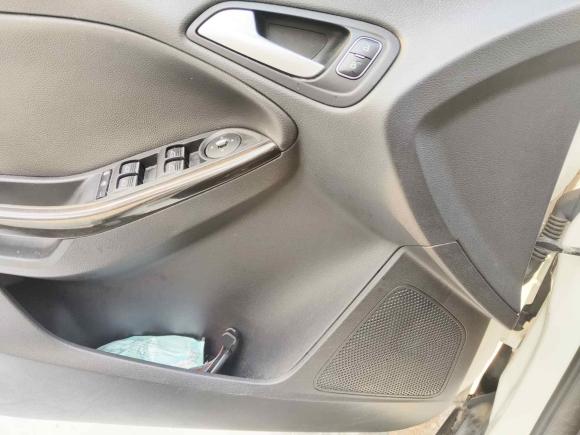 [武汉·鄂A] 二手福特福克斯2017款 三厢 1.6L 自动风尚型智行版