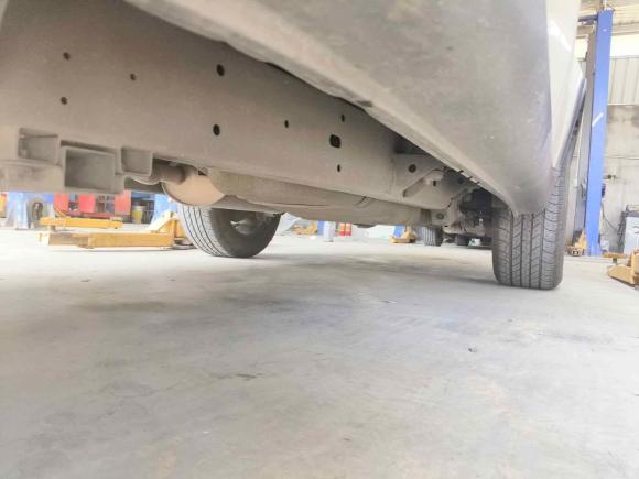 [上海·沪A] 二手双龙雷斯特W2014款 2.0T 四驱豪华导航版7座