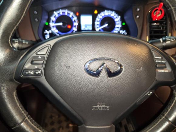 [上海·沪A] 二手英菲尼迪英菲尼迪QX502013款 2.5L 两驱优雅版