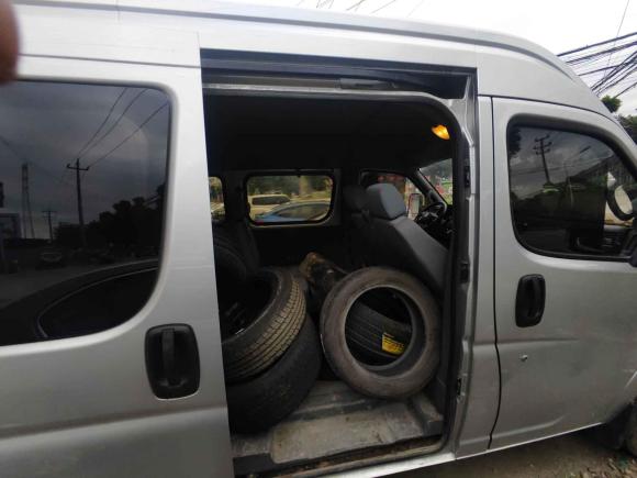 [宁波·浙B] 二手东风御风御风2018款 2.3TA100标配版物流车短轴中顶5-9座WP2.3