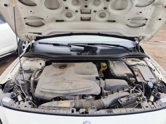 [无锡·苏B] 二手奔驰奔驰GLA2015款 GLA 200 动感型