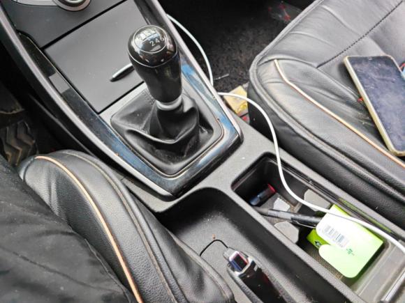 [上海·浙D] 二手现代朗动2015款 1.6L 手动领先型