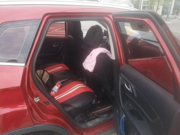 [成都·川A] 二手奔腾奔腾X402017款 1.6L 手动豪华型