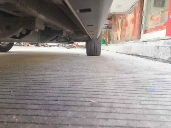 [义乌·浙G] 二手哪吒汽车哪吒V2022款 潮 400 Lite 粉色定制款