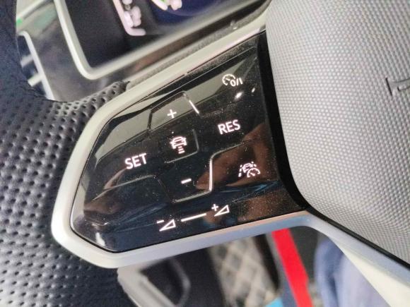 [上海·沪C] 二手大众途观X2022款 330TSI 两驱尊崇旗舰版